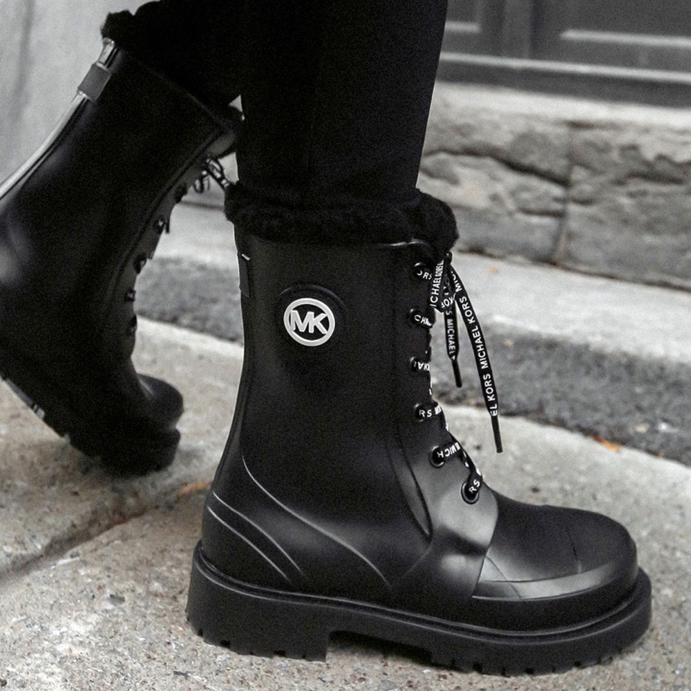 Michael Kors Women's Rain Boot 6 1/2 Montaigne Lug Sole FauxFur Lined